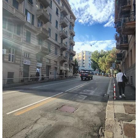 Tra Mare E Centro Appartement Genua Buitenkant foto